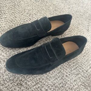 Berluti men’s navy loafer. Berluti size 6.5, but for reference I’m a Nike size 9